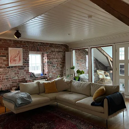 Uniikki Koti Tullipakkahuonella