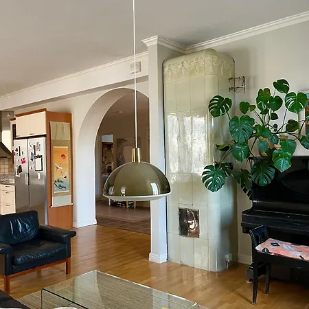 アパート Uniikki Koti Tullipakkahuonella