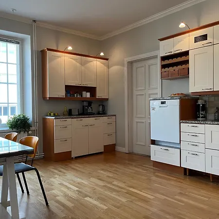 Uniikki Koti Tullipakkahuonella *