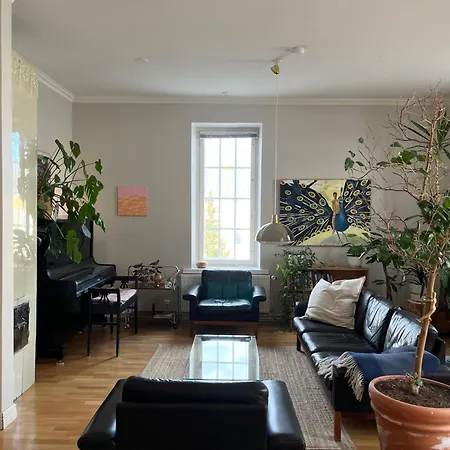 アパート Uniikki Koti Tullipakkahuonella *