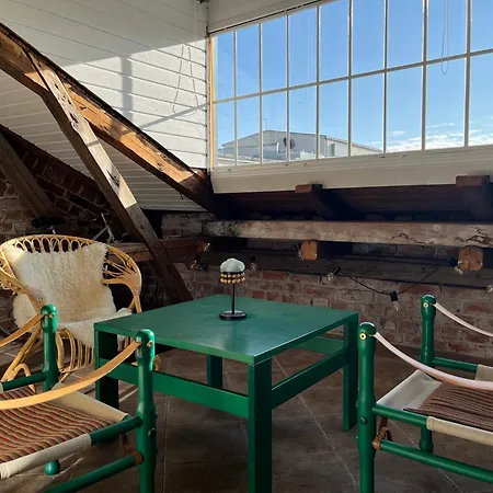 アパート Uniikki Koti Tullipakkahuonella コッコラ