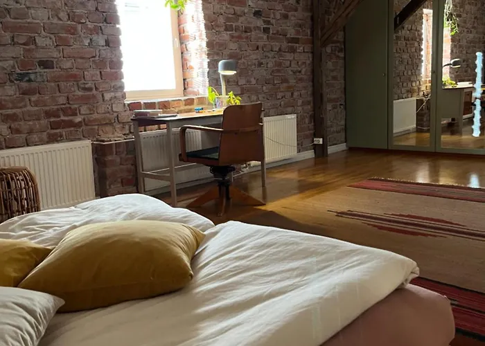 Uniikki Koti Tullipakkahuonella Апартаменты *