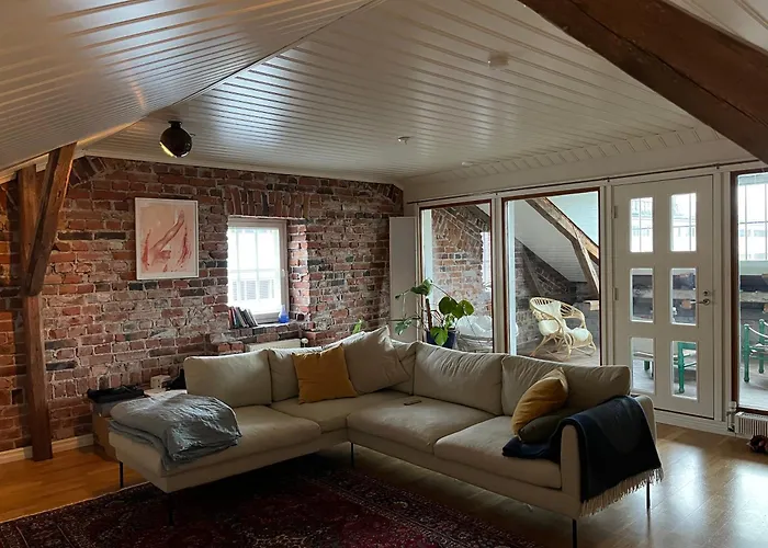 Uniikki Koti Tullipakkahuonella