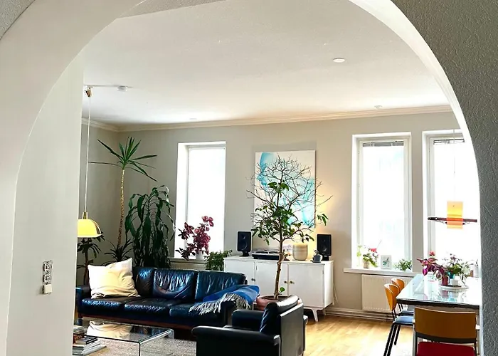 Uniikki Koti Tullipakkahuonella Апартаменты *