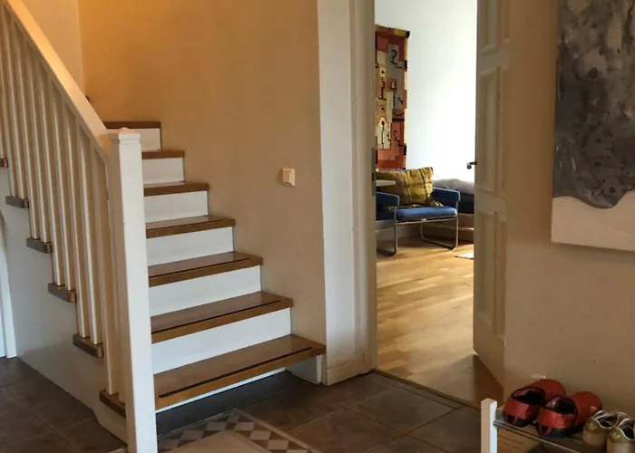 Uniikki Koti Tullipakkahuonella Апартаменты Коккола