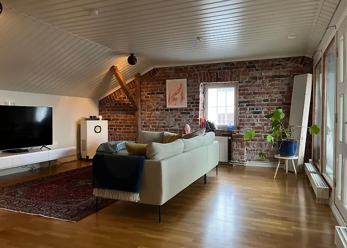 Uniikki Koti Tullipakkahuonella *