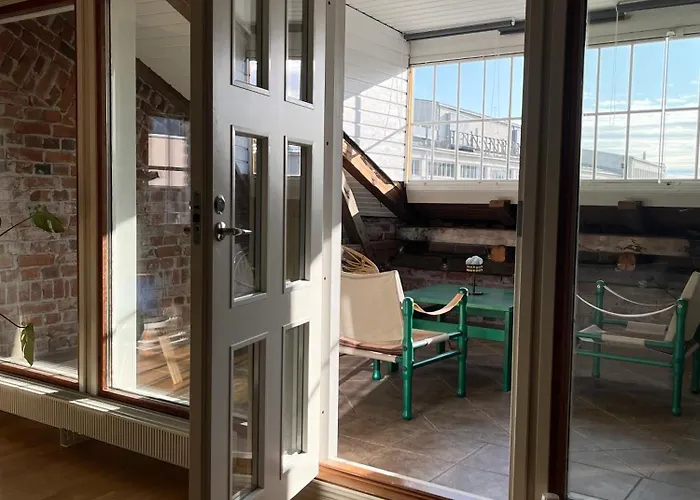 Uniikki Koti Tullipakkahuonella Апартаменты Коккола